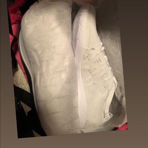 Nfinity flytes cheer shoes size 7